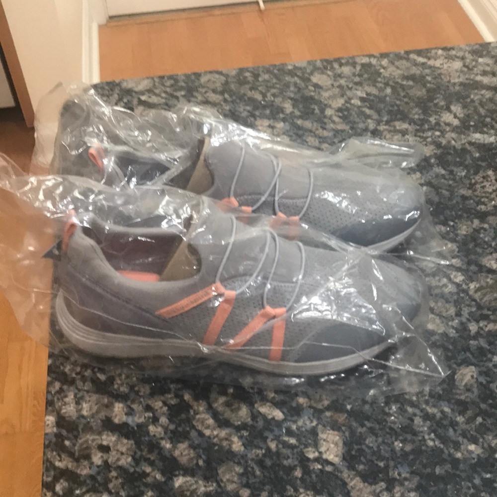 NWT / NIB Easy Spirit Luanne2 Medium Gray Sneaker - 10W
